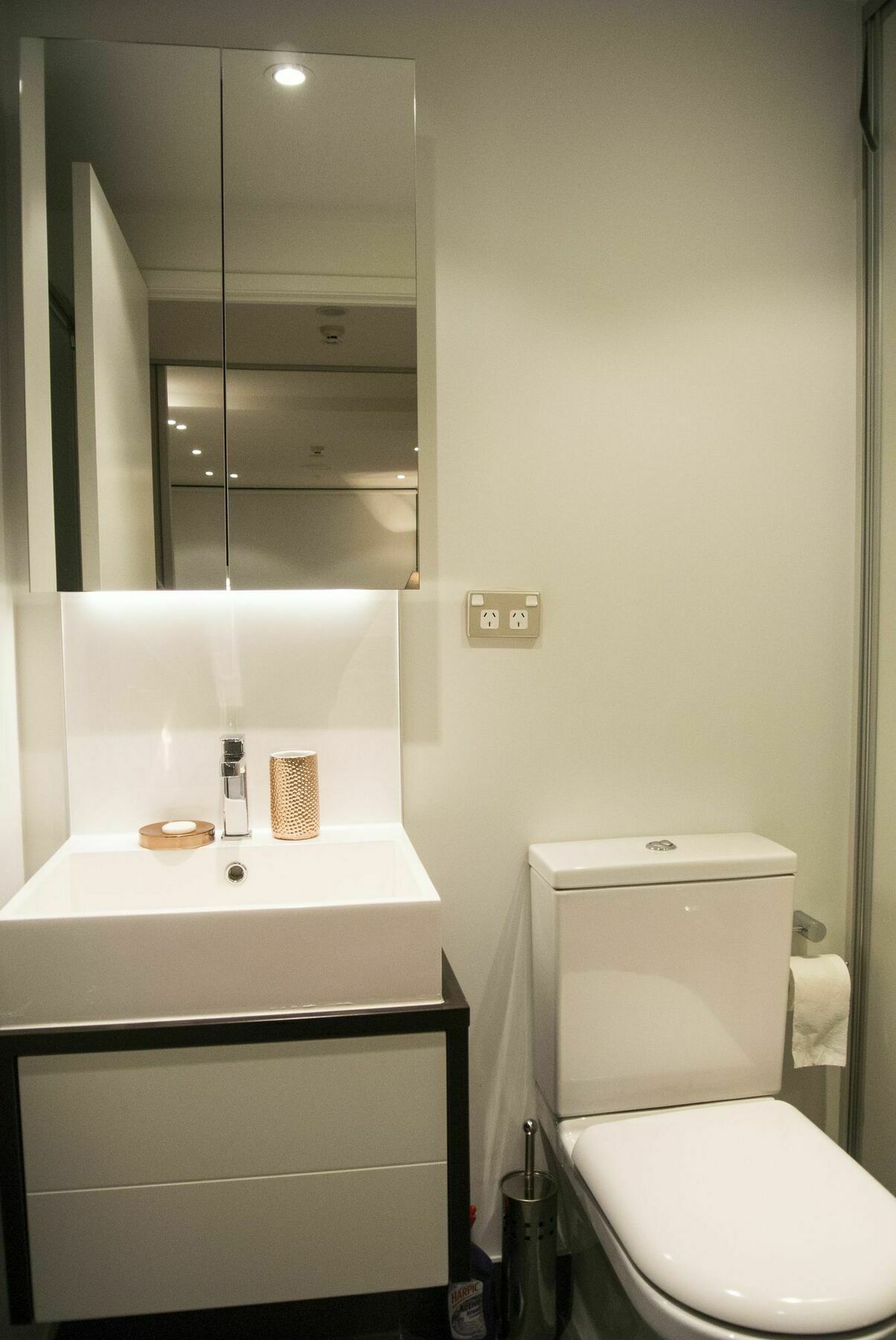 Brand New Apartment With Pool & Gym Auckland Buitenkant foto
